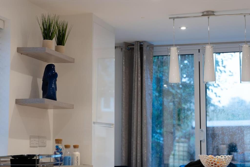 Luxury Living Away From Home 红山 外观 照片