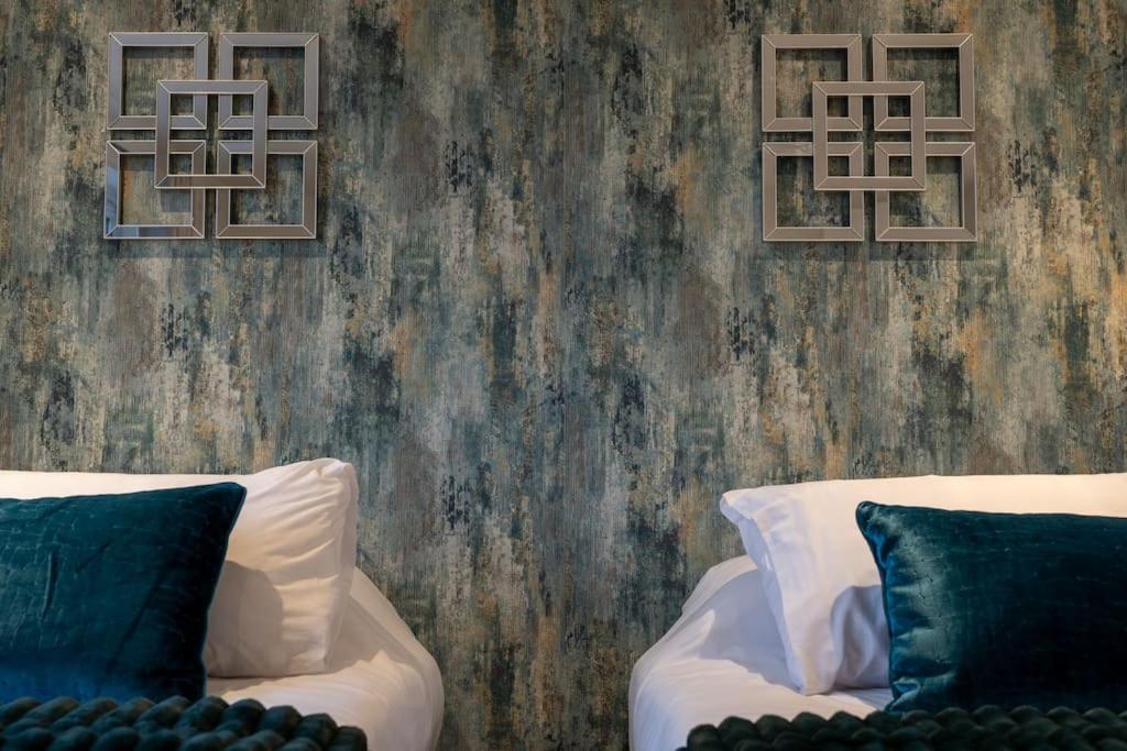 Luxury Living Away From Home 红山 外观 照片